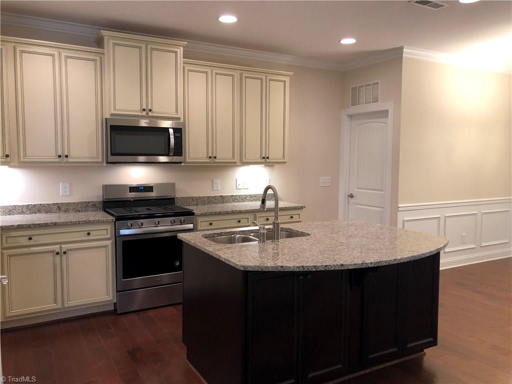 3404 Amber Mdws Road, Unit 35 High Point, NC 27265 - Photo 5 of 30