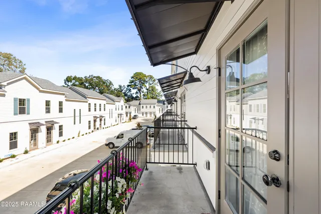 $2,975 | 204 Steiner Oaks, Lafayette, LA 70508