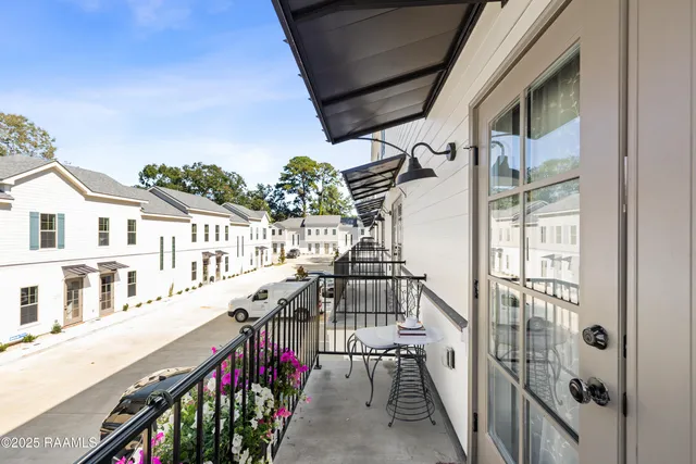 $2,975 | 204 Steiner Oaks, Lafayette, LA 70508