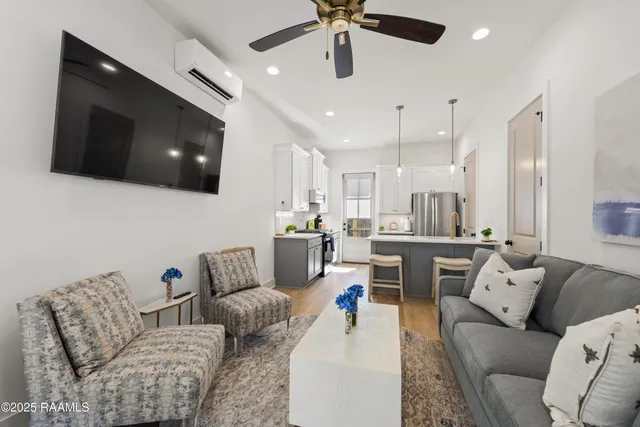 $2,975 | 204 Steiner Oaks, Lafayette, LA 70508