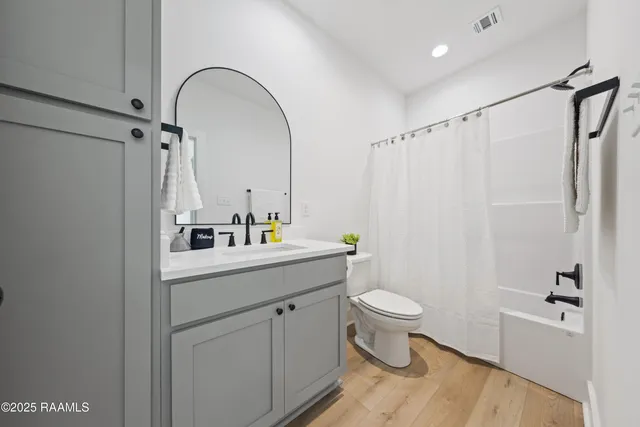 $2,975 | 204 Steiner Oaks, Lafayette, LA 70508