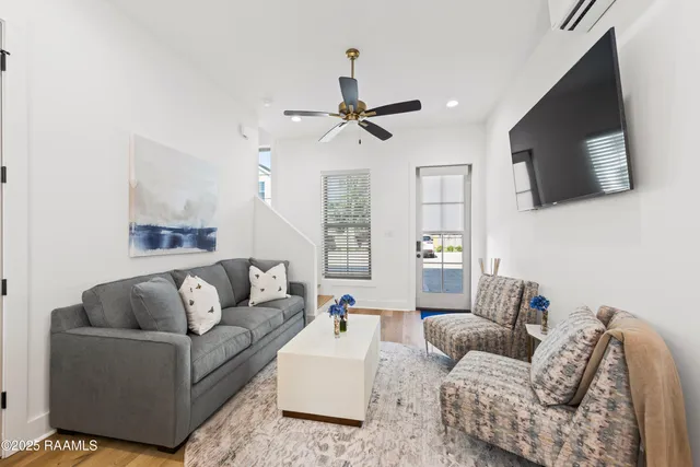 $2,975 | 204 Steiner Oaks, Lafayette, LA 70508