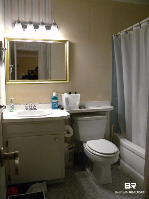 5913 Montfort Road South Mobile, AL 36608 - Photo 4 of 19 Master Bath