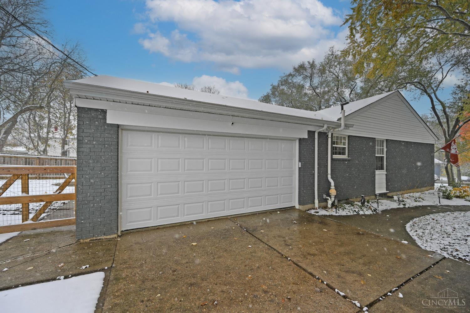 1780 Springdale Road Cincinnati, OH 45231 - Photo 2 of 43