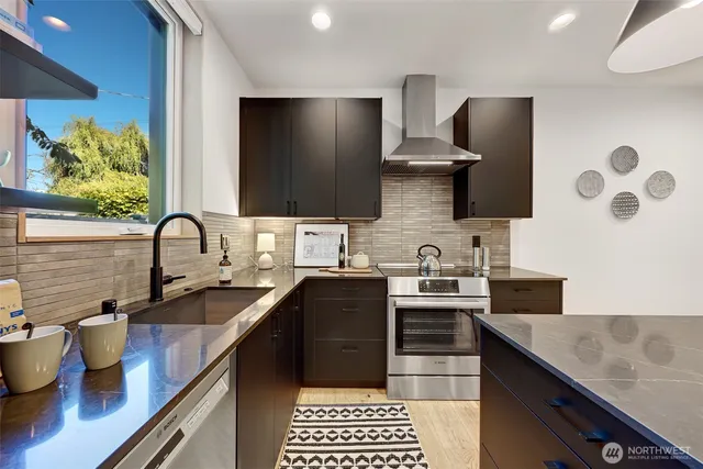 $925,000 | 4869 35th Avenue South, Seattle, WA 98118