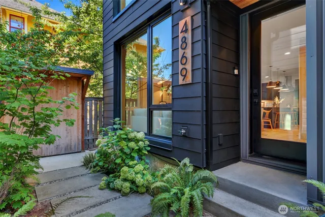 $925,000 | 4869 35th Avenue South, Seattle, WA 98118