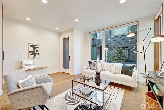 $925,000 | 4869 35th Avenue South, Seattle, WA 98118