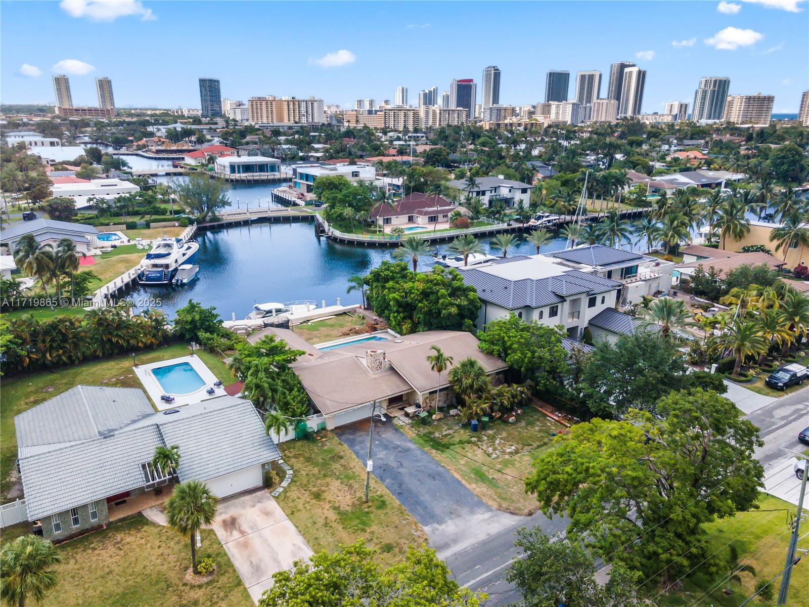 496 Holiday Drive Hallandale Beach, FL 33009 - Photo 7 of 12