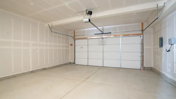 a view of a back yard