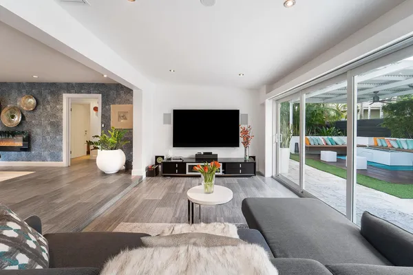 $10,850 | 2617 Bayview Drive, Fort Lauderdale, FL 33306