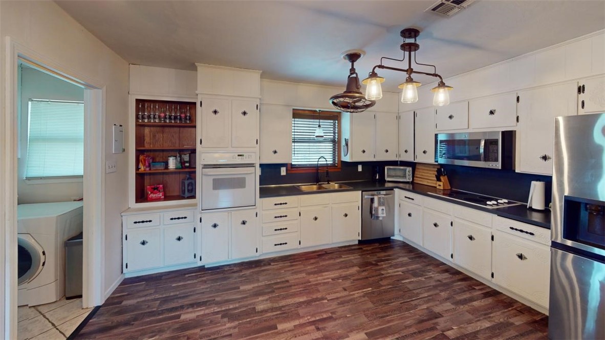 514 North Vicha Road Axtell, TX 76624 - Photo 8 of 24