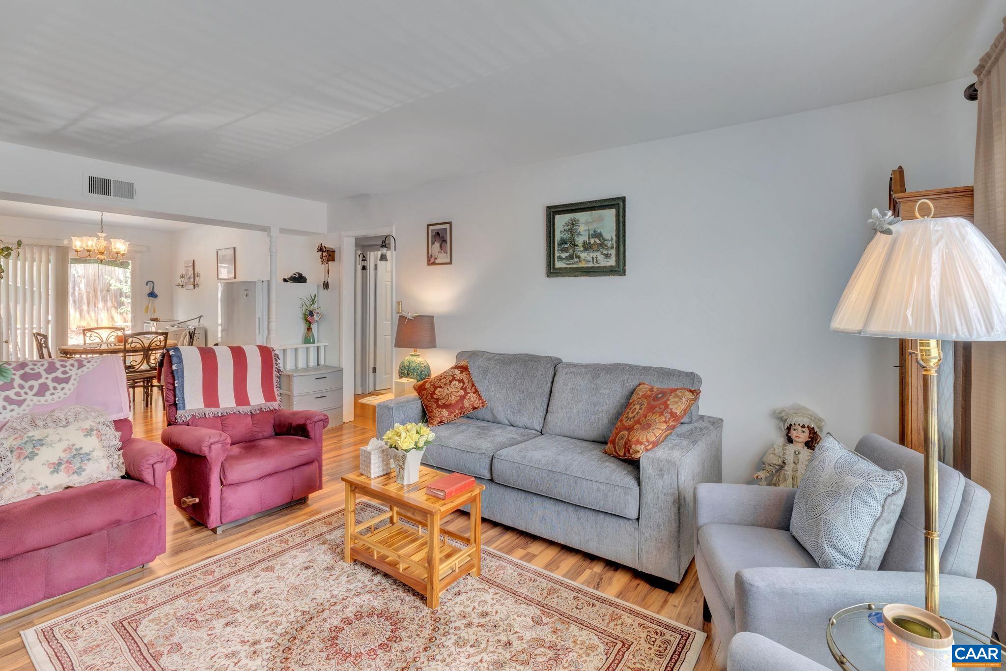 2527 Hydraulic Road, Unit 9 Charlottesville, VA 22901 - Photo 4 of 28 Gallery Image 4
