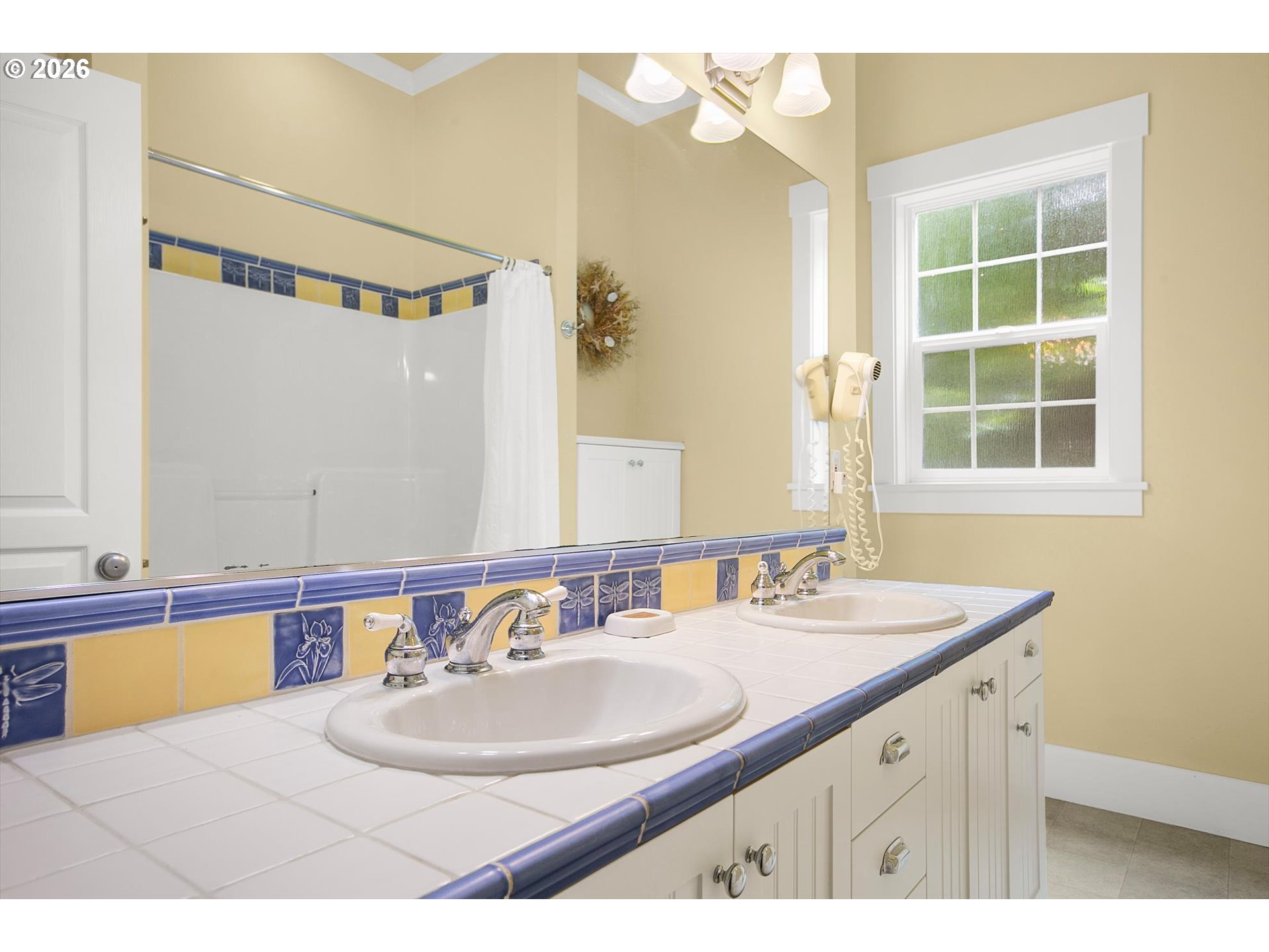 2050 Overleaf Loop Yachats, OR 97498 - Photo 21 of 45 Bathroom