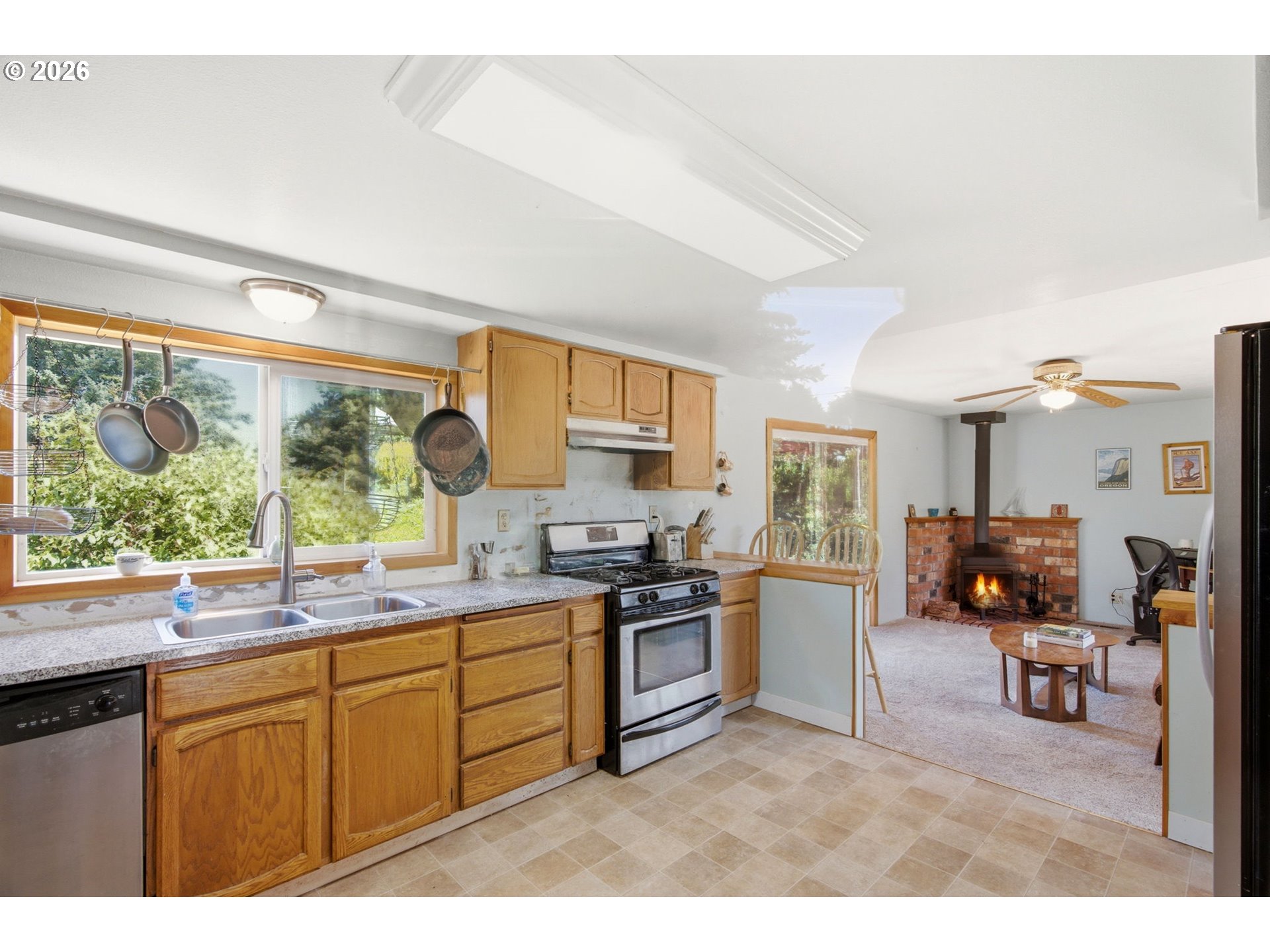 1109 Country Club Road Hood River, OR 97031 - Photo 12 of 40