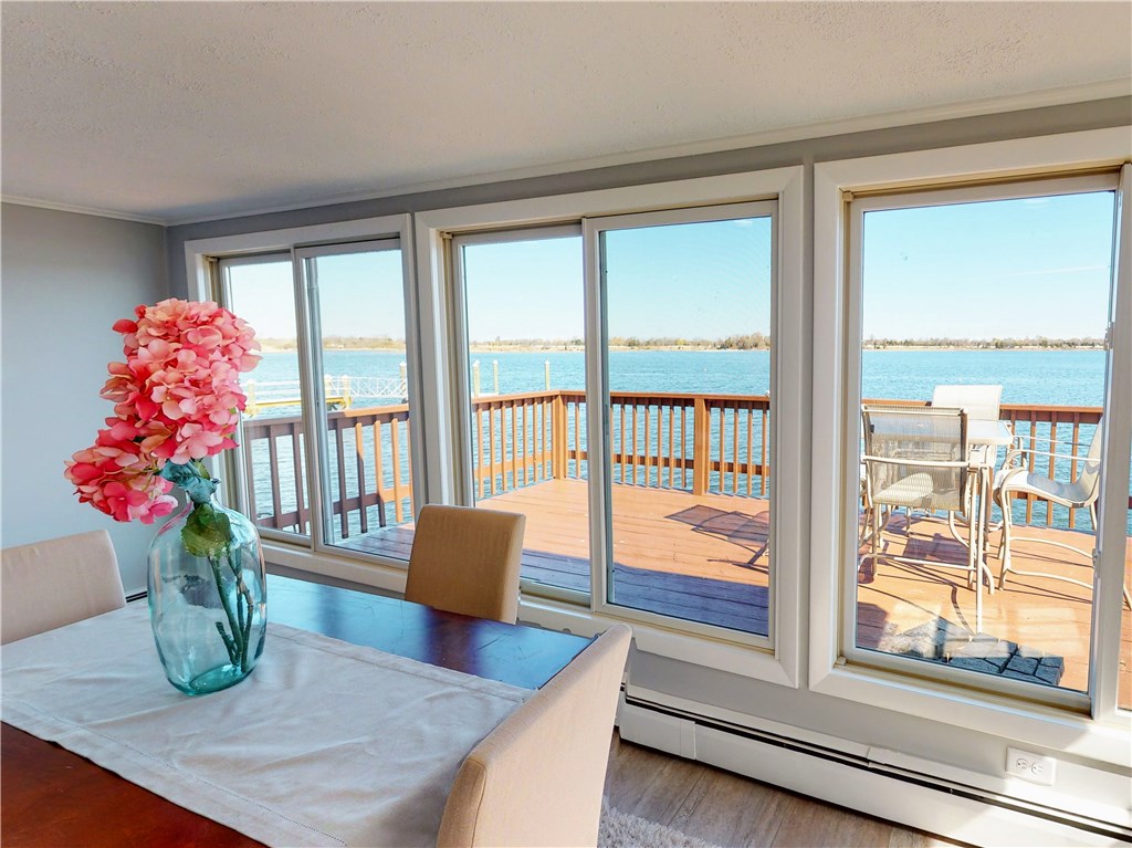 317 Riverside Street Portsmouth, RI 02871 - Photo 4 of 29