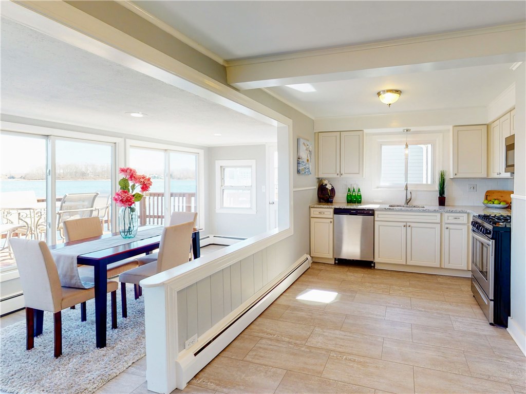 317 Riverside Street Portsmouth, RI 02871 - Photo 6 of 29