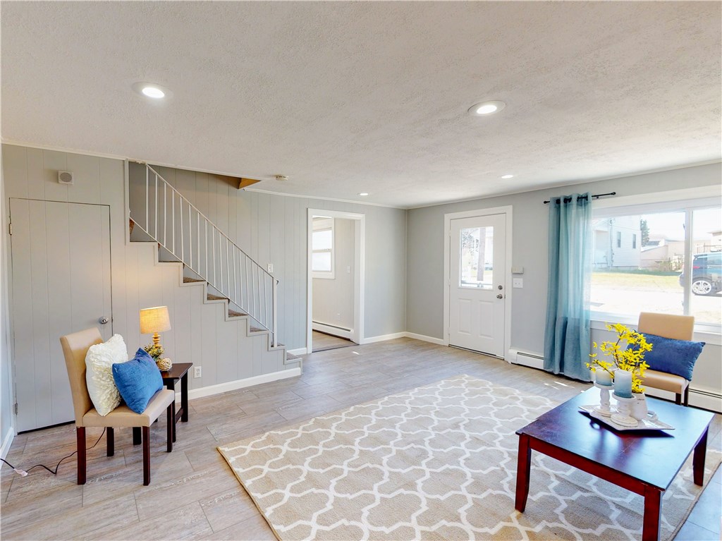 317 Riverside Street Portsmouth, RI 02871 - Photo 10 of 29