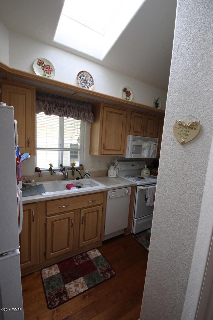 2208 Wrangler Way Overgaard, AZ 85933 - Photo 7 of 43