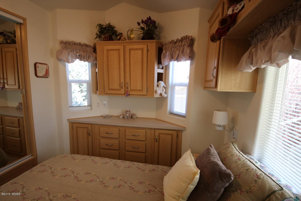 2208 Wrangler Way Overgaard, AZ 85933 - Photo 10 of 43