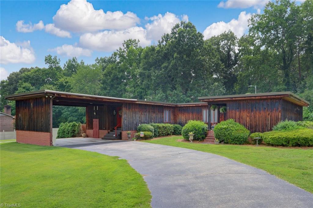 311 South Edgewood Road Eden, NC 27288 - Photo 1 of 27 Gallery Image 1
