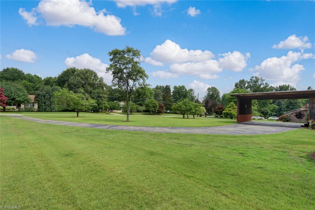 311 South Edgewood Road Eden, NC 27288 - Photo 2 of 27 Gallery Image 2