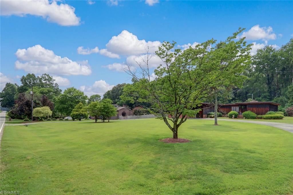 311 South Edgewood Road Eden, NC 27288 - Photo 4 of 27 Gallery Image 4