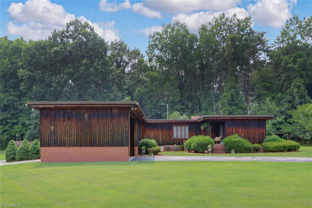 311 South Edgewood Road Eden, NC 27288 - Photo 5 of 27 Gallery Image 5