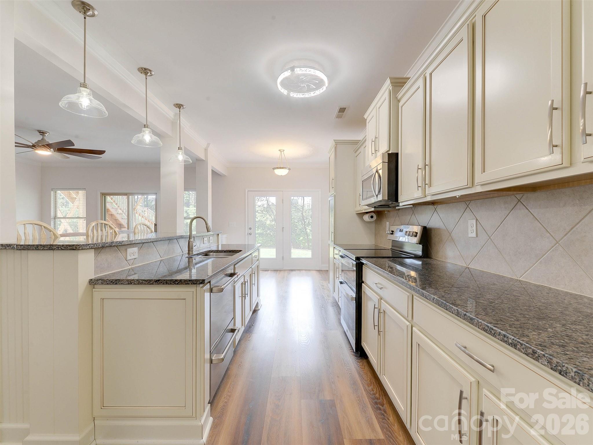 15229 Windward Lane Lancaster, SC 29720 - Photo 8 of 48