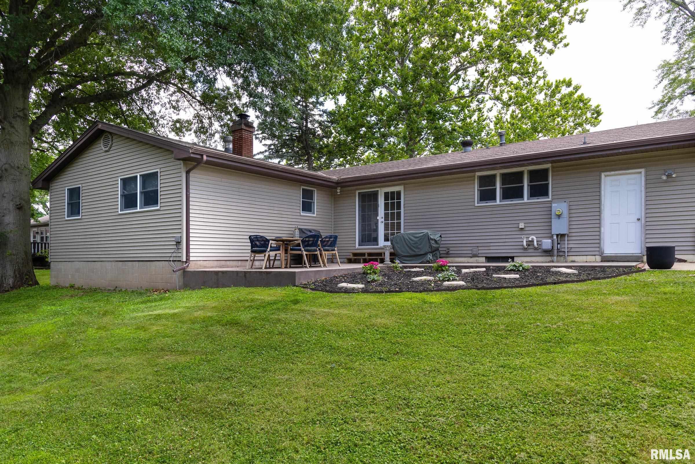 319 Robin Road Macomb, IL 61455 - Photo 32 of 34