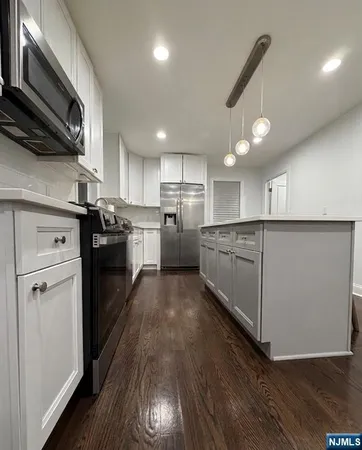 $4,295 | 61 Chestnut Street, Unit 2, Lodi, NJ 07644