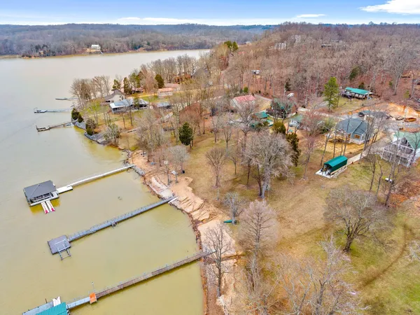 $899,900 | 311 Riverview Drive, Dover, TN 37058