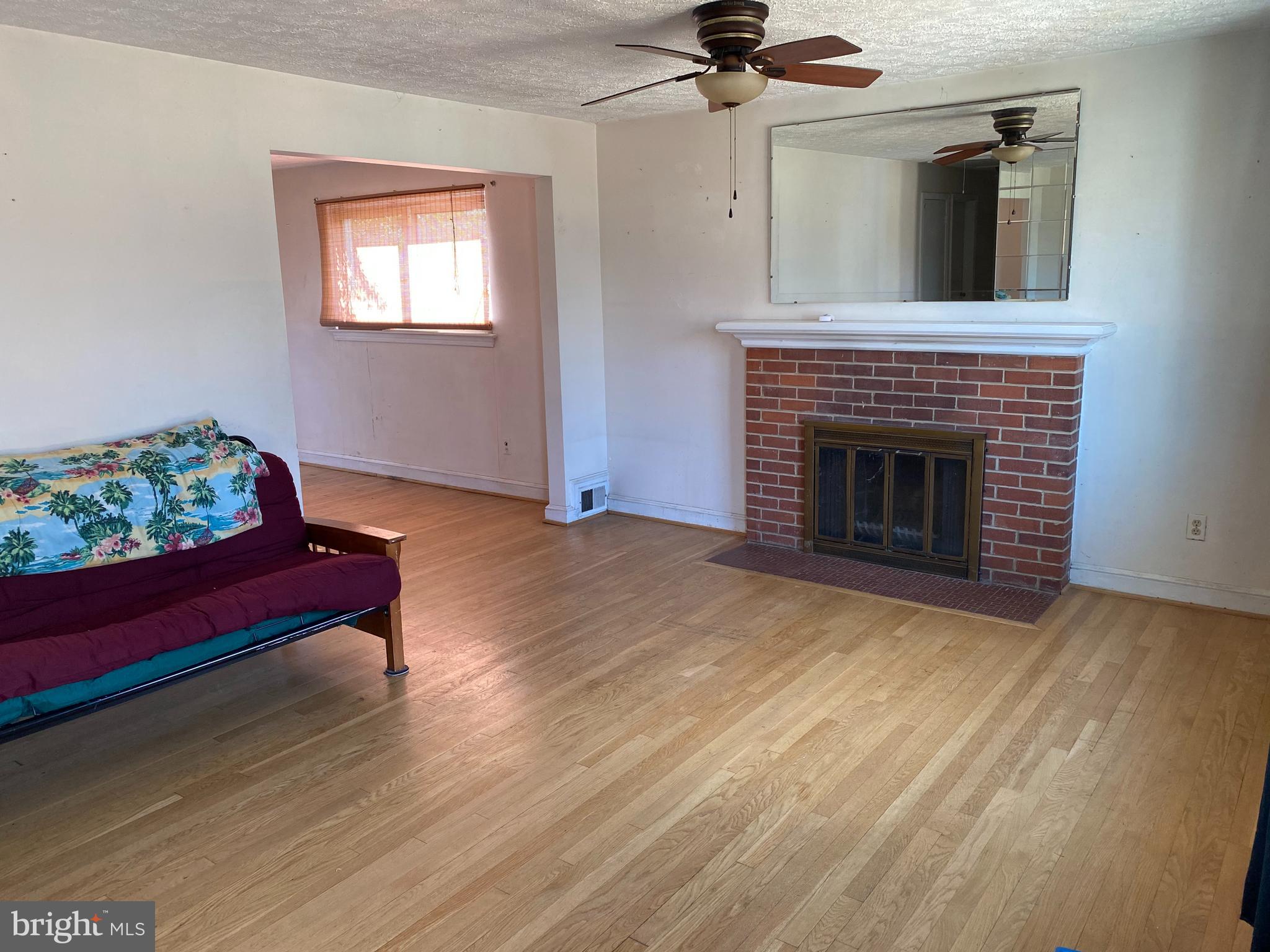 5913 Brunswick Street Springfield, VA 22150 - Photo 3 of 20 Front room