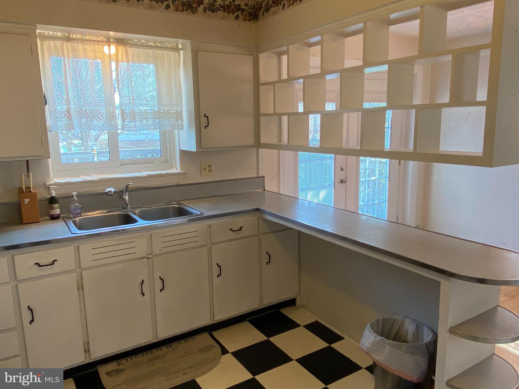 5913 Brunswick Street Springfield, VA 22150 - Photo 6 of 20 Gallery Image 6