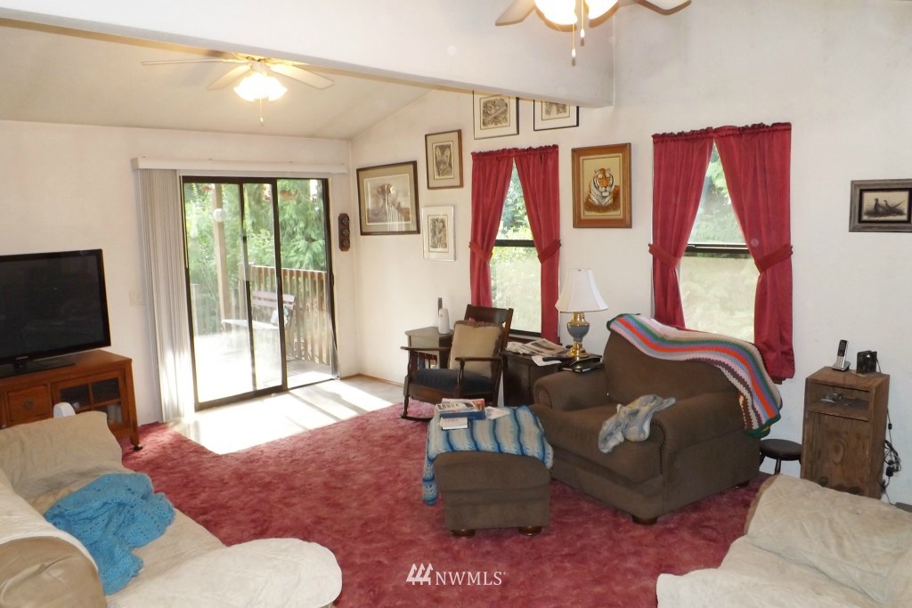 20716 Menzel Lake Road Granite Falls, WA 98252 - Photo 5 of 17 Gallery Image 5