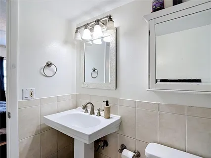 $240,000 | 4611 West North B Street, Unit 240, Tampa, FL 33609