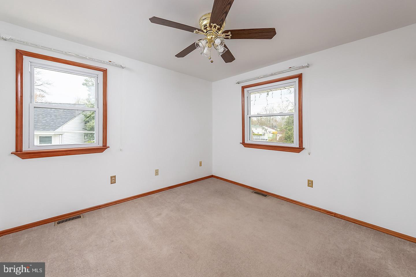 425 Cornwall Road Cherry Hill, NJ 08034 - Photo 12 of 19