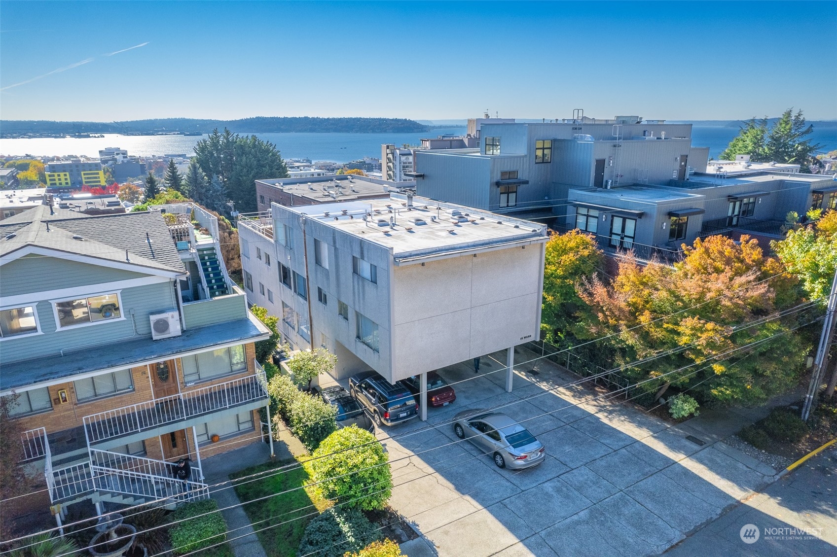 15 Ward Street Seattle, WA 98109 - Photo 2 of 17