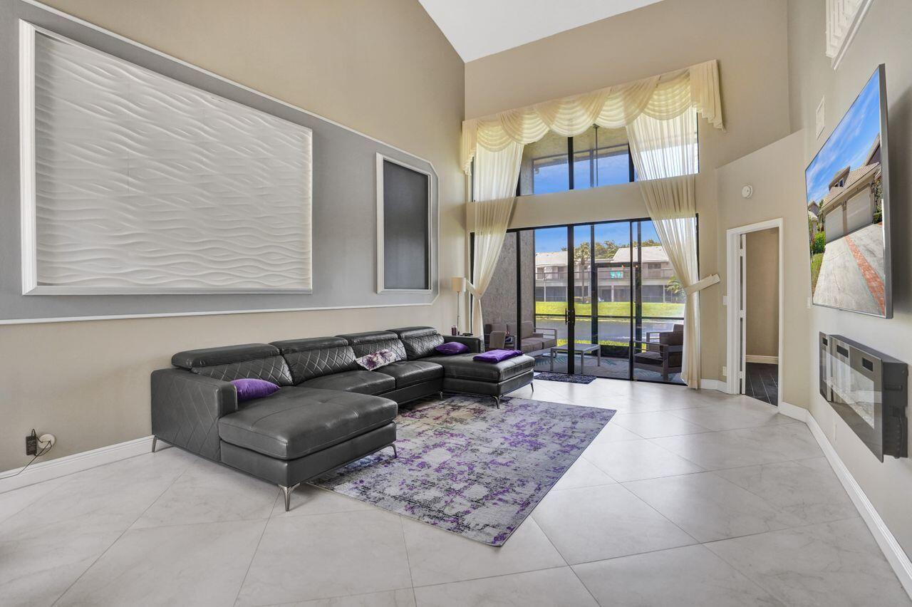 5465 Monterey Circle, Unit D Delray Beach, FL 33484 - Photo 12 of 67 Luxurious