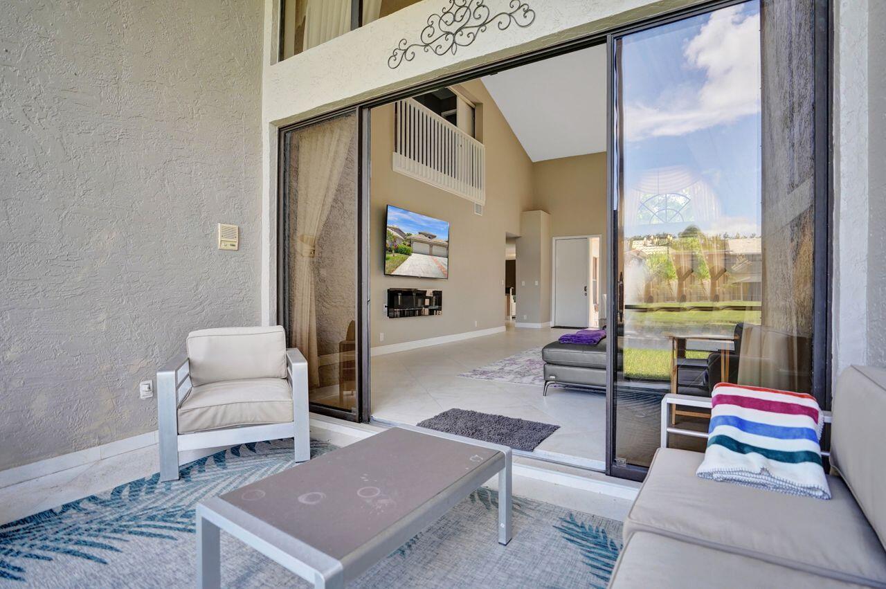 5465 Monterey Circle, Unit D Delray Beach, FL 33484 - Photo 20 of 67 Resort Style