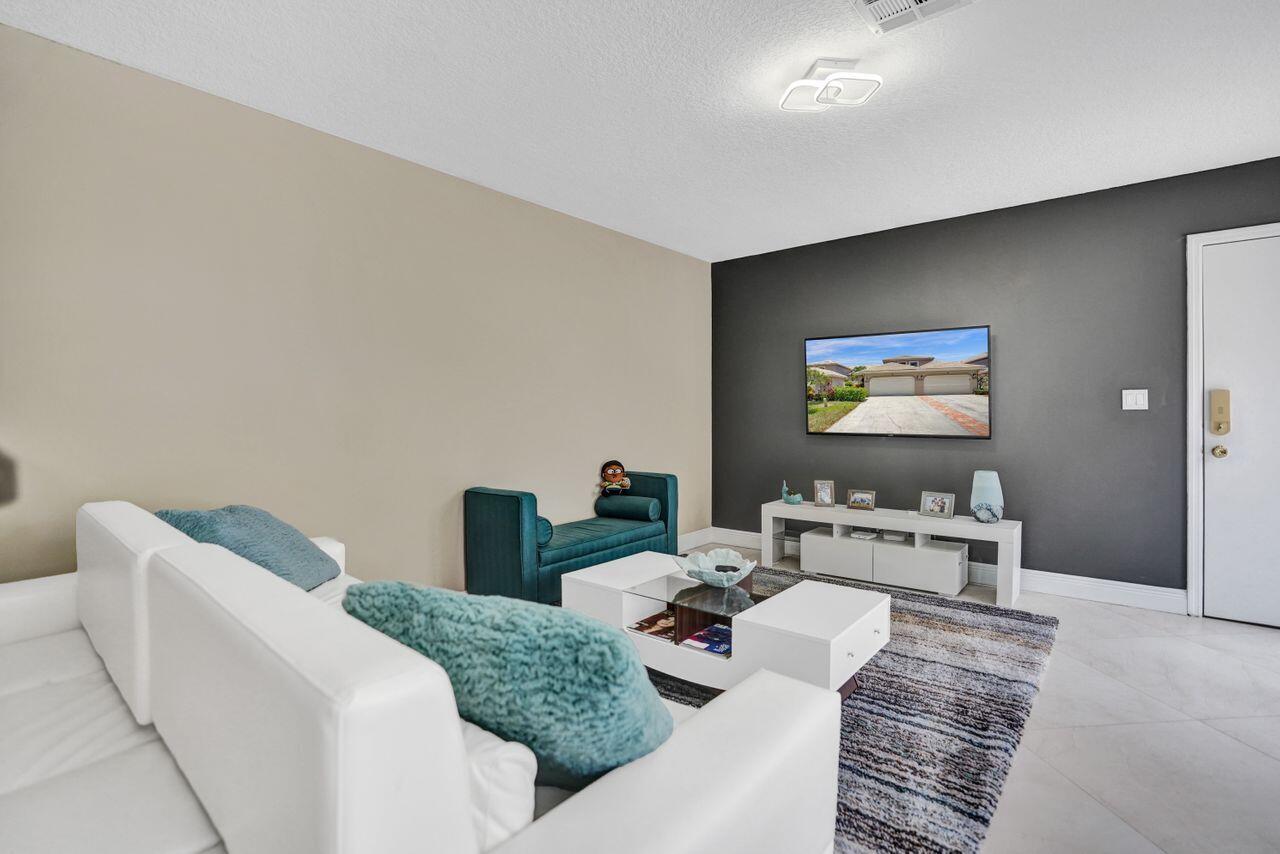 5465 Monterey Circle, Unit D Delray Beach, FL 33484 - Photo 34 of 67 Great Layout