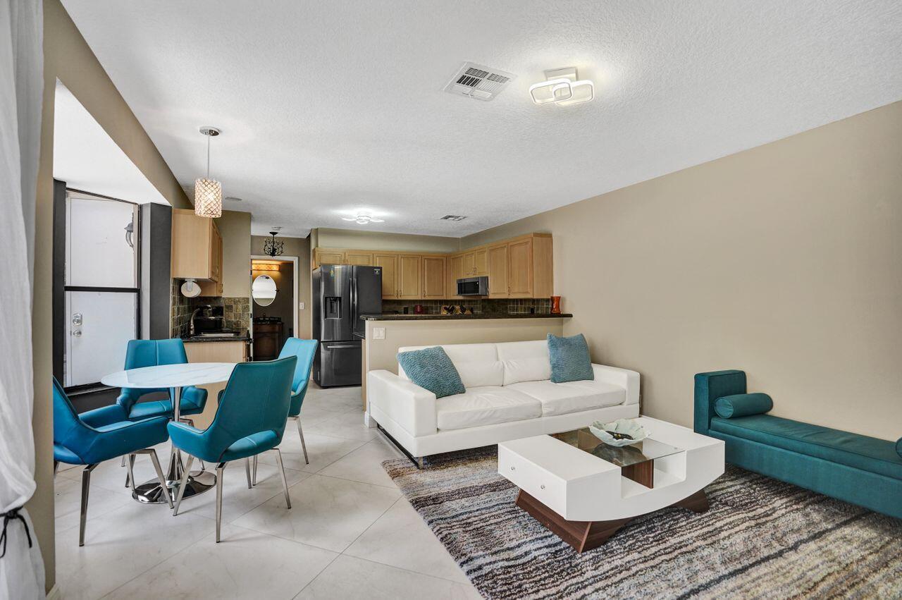 5465 Monterey Circle, Unit D Delray Beach, FL 33484 - Photo 37 of 67 Perfect Entertaining