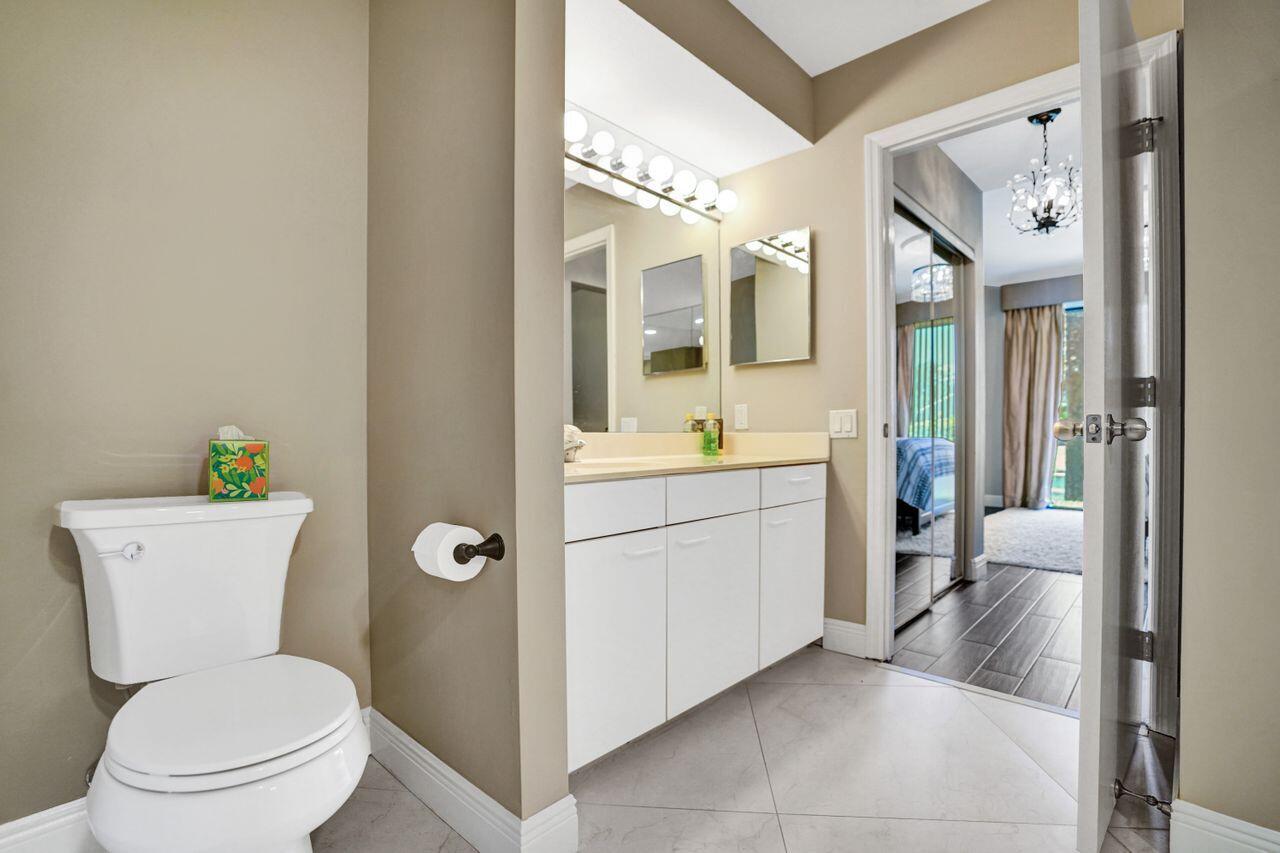 5465 Monterey Circle, Unit D Delray Beach, FL 33484 - Photo 43 of 67 Primary Bathroom