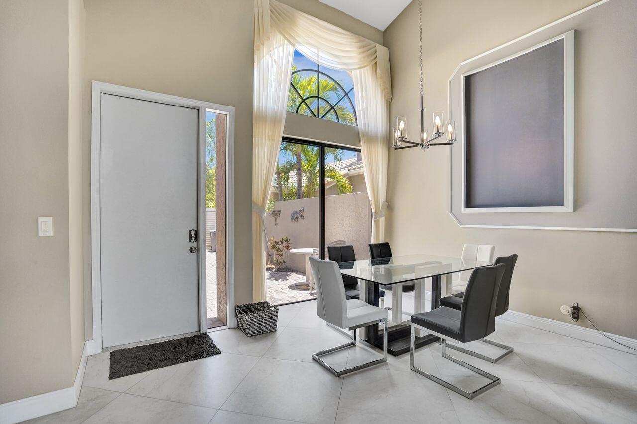 5465 Monterey Circle, Unit D Delray Beach, FL 33484 - Photo 7 of 67 Impressive Entrance