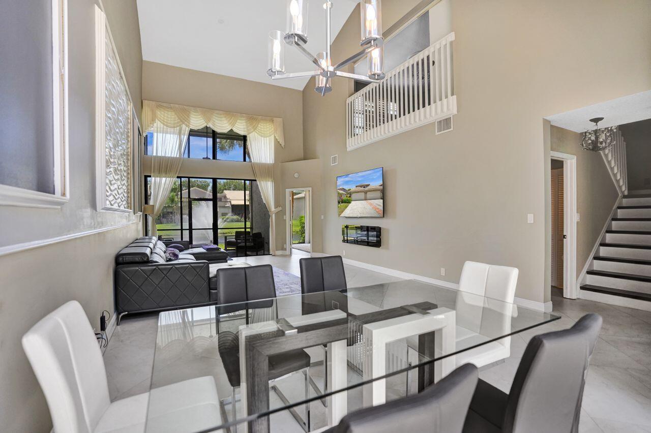 5465 Monterey Circle, Unit D Delray Beach, FL 33484 - Photo 10 of 67 Soaring Ceilings