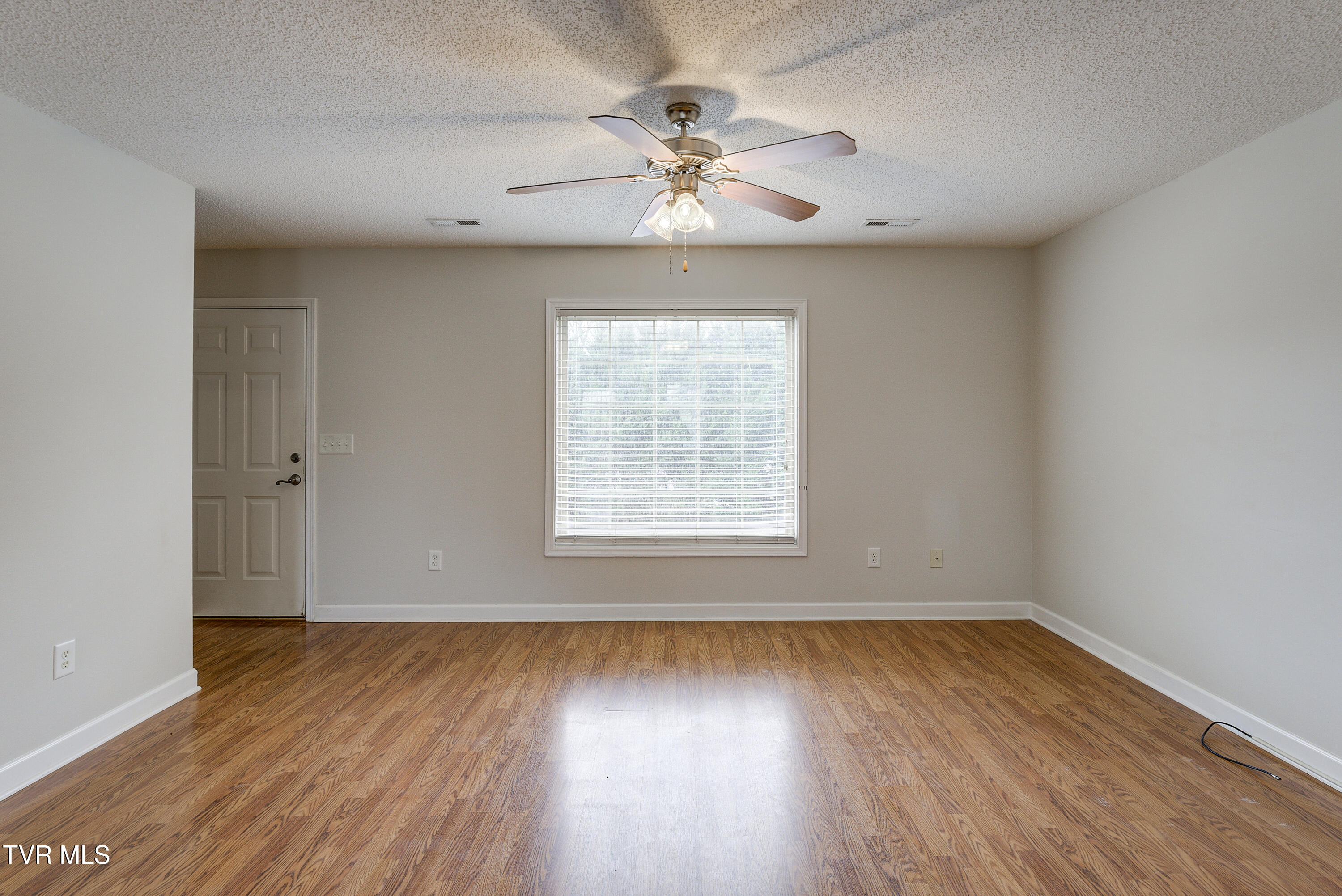 563 Boring Chapel Road, Unit 2 Gray, TN 37615 - Photo 5 of 37 Living Room