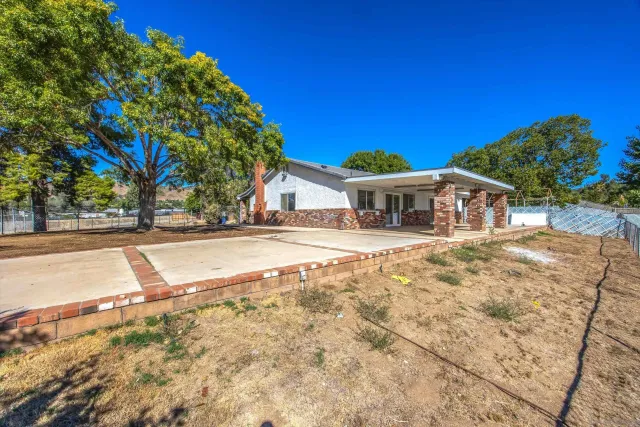 $850,000 | 33155 Ave D, Yucaipa, CA 92399