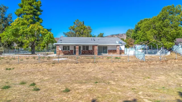 $850,000 | 33155 Ave D, Yucaipa, CA 92399