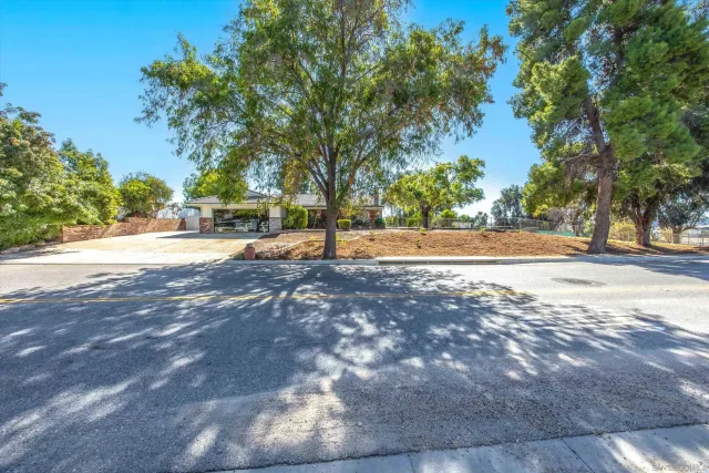 $850,000 | 33155 Ave D, Yucaipa, CA 92399