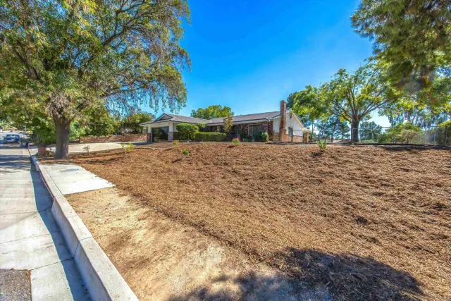 $850,000 | 33155 Ave D, Yucaipa, CA 92399