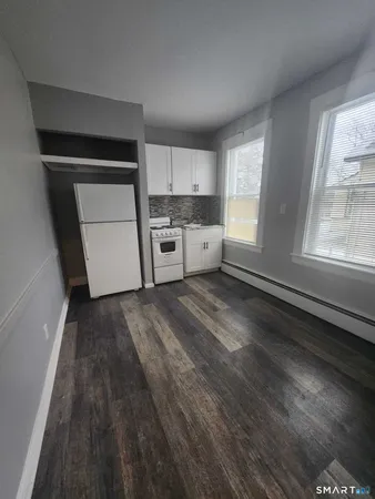 $950 | 22-24 Brown Street, Hartford, CT 06114
